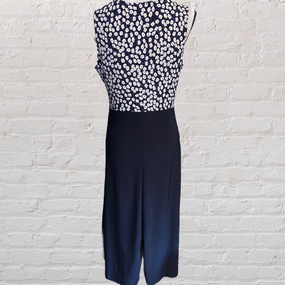❌DONATED❌Navy Blue Floral Sleeveless Two Tone V-neck Midi Dress - Picture 6 of 11
